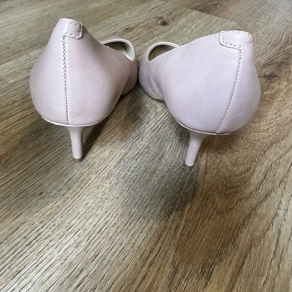Nine West ‘Arlene’ heels in blush leather, size 6.5 - Picture 4 of 6